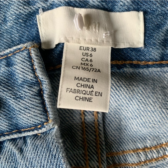 H&M Buttonfly Denim Ripped Jeans US 6 - Picture 6 of 7
